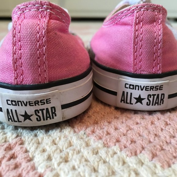 Toddler Girls size 7 pink Converse - Picture 3 of 5